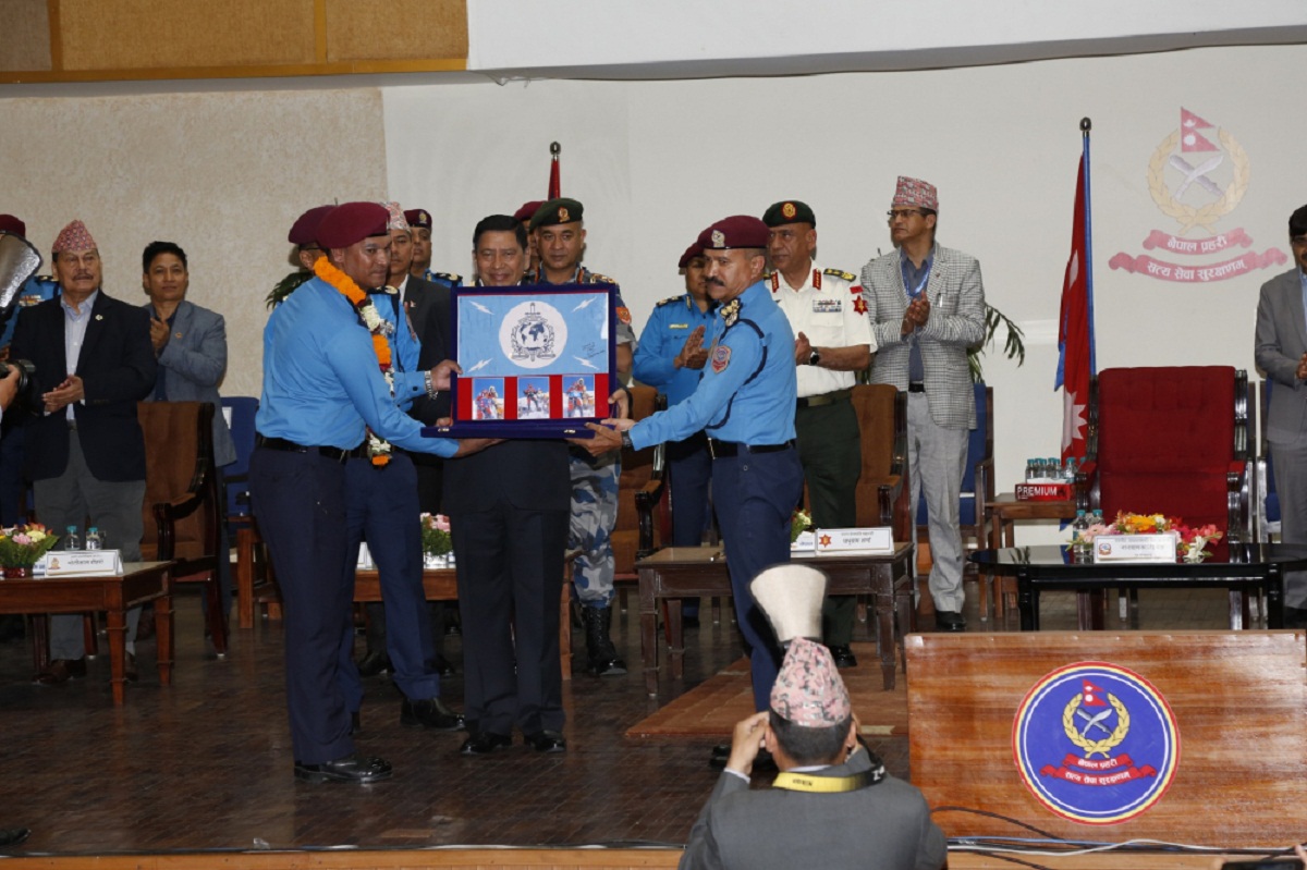 Purushottam Nepali-Everester -91697296215.jpg